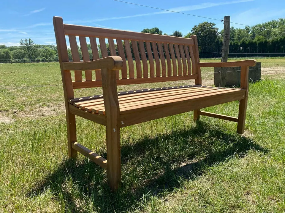 Teck ou acacia pour un banc de jardin ?