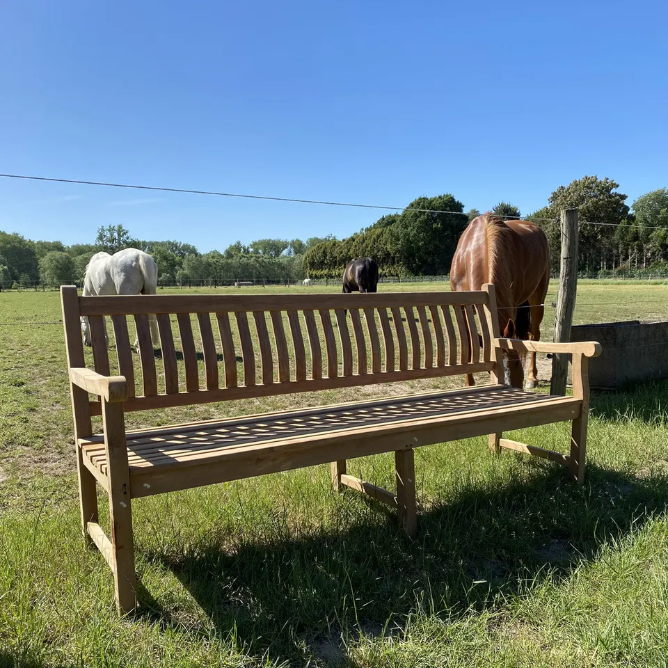 Banc en teck Dordogne 210 cm à trois pieds — photo réelle
