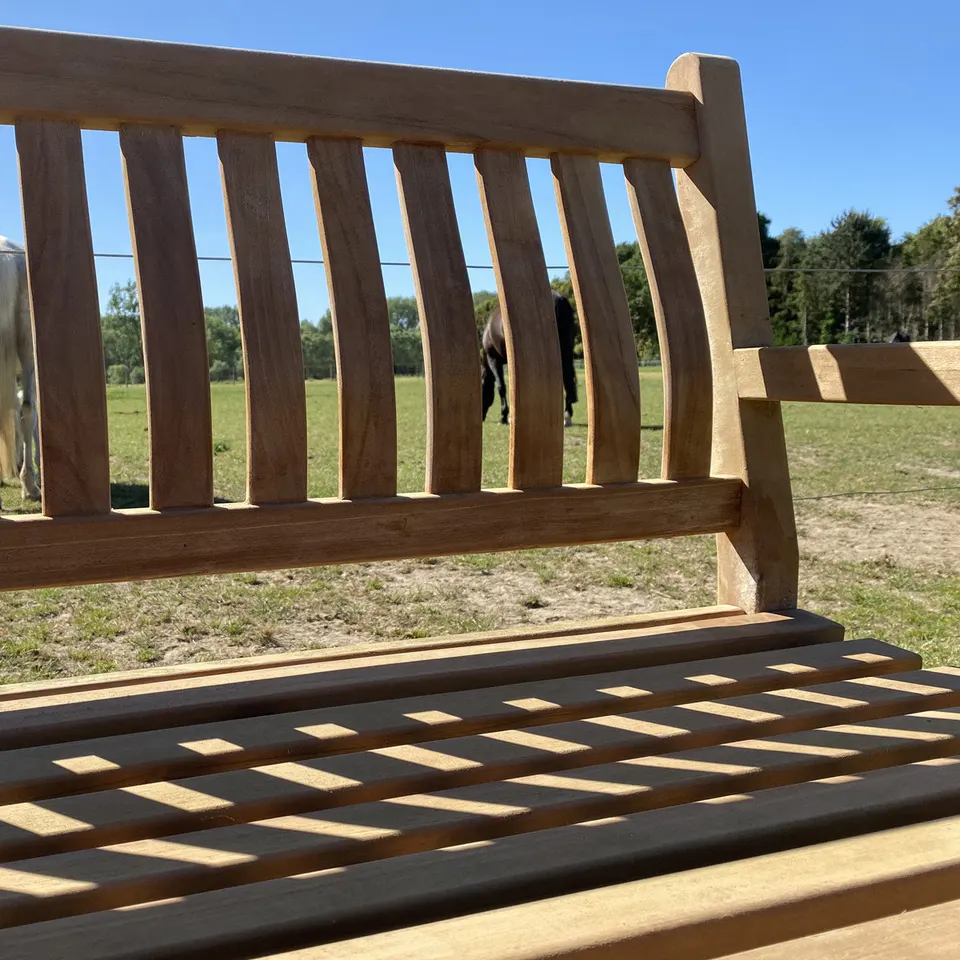 Entretenir un banc en teck